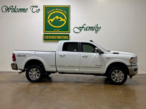Used 2022 RAM 2500 Limited AWD/4WD image 9
