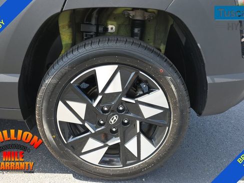 Used 2025 Hyundai Kona SEL AWD/4WD image 11