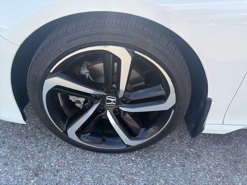 Used 2019 Honda Accord Sport image 11