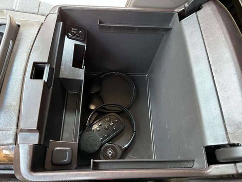 Used 2015 GMC Yukon XL Denali w/ Premium Package image 29