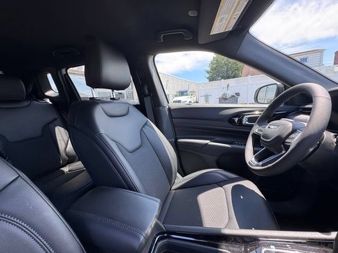 New 2026 Jeep Compass Latitude AWD/4WD image 19