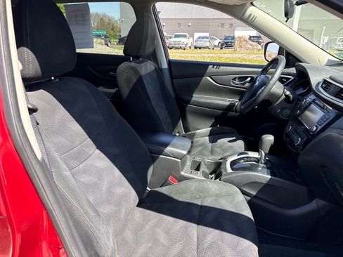 Used 2016 Nissan Rogue SV w/ SV Premium Package AWD/4WD image 11