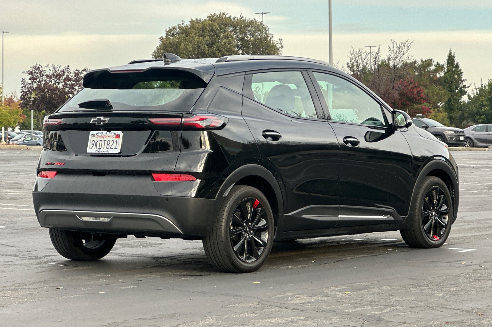 Used 2023 Chevrolet Bolt EUV Premier w/ Redline Edition FWD image 4