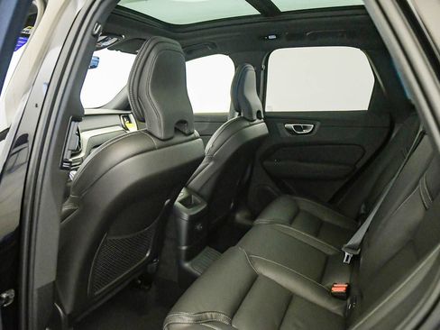 New 2026 Volvo XC60 T8 Ultra w/ Climate Package AWD/4WD image 18