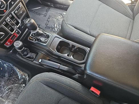 Used 2025 Jeep Wrangler Unlimited Sport AWD/4WD image 23