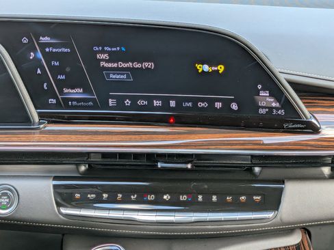 Certified 2024 Cadillac Escalade Premium Luxury w/ LPO, Floor Liner Package AWD/4WD image 20