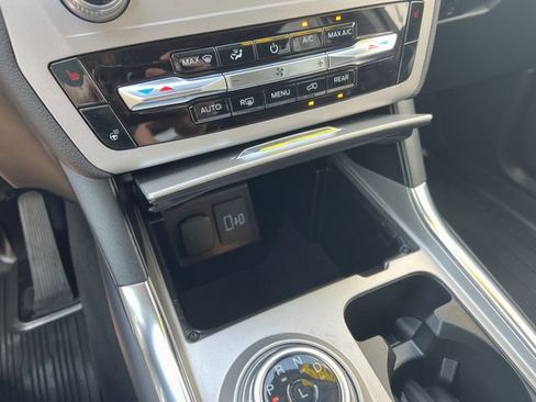Used 2023 Ford Explorer XLT w/ Equipment Group 202A AWD/4WD image 32