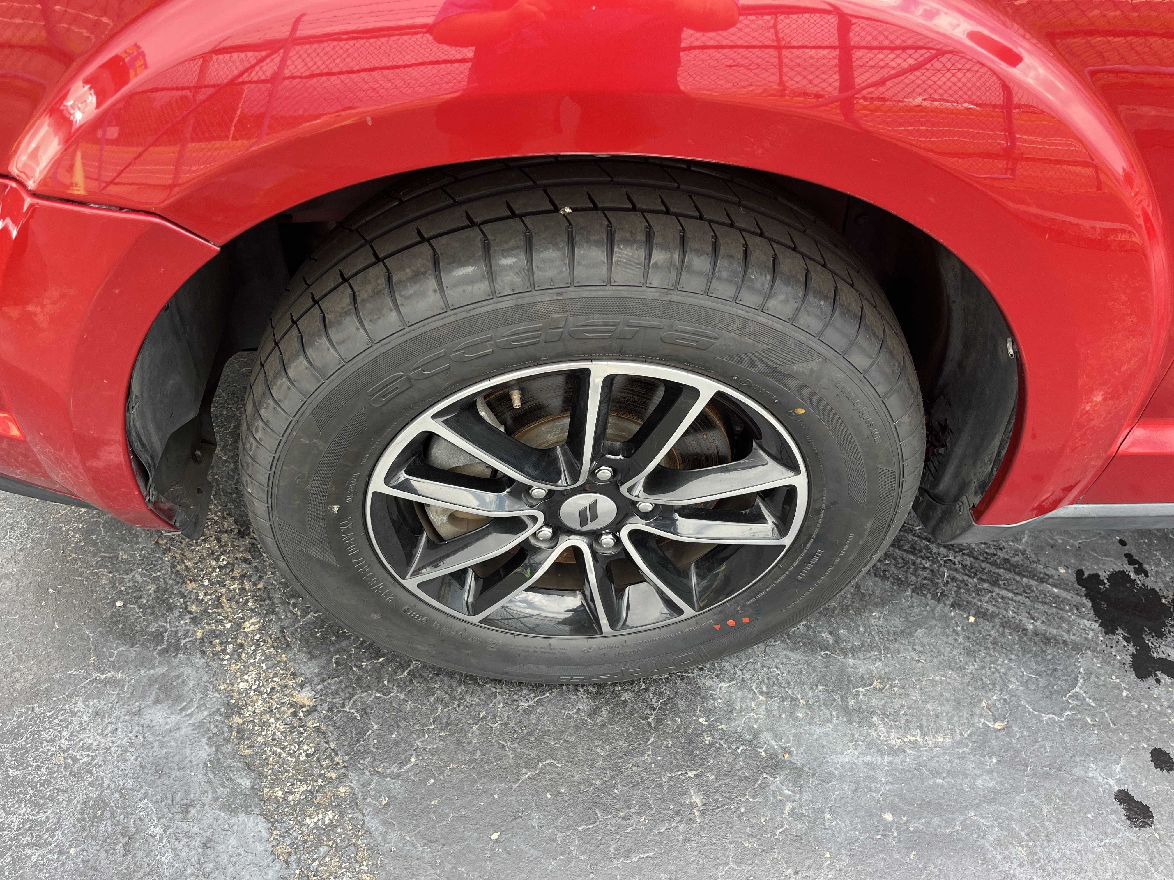Used 2018 Dodge Journey SE w/ Blacktop Package FWD image 9
