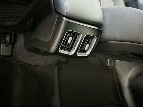 Used 2023 Kia Sorento LX image 27