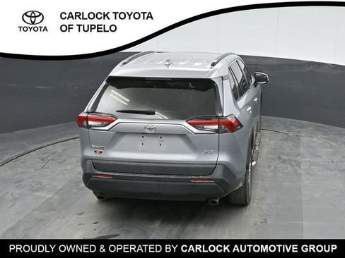 Used 2021 Toyota RAV4 XLE Premium image 31