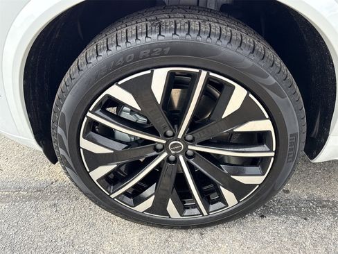 New 2026 Volvo XC90 B6 Plus w/ Protection Package Premier image 9