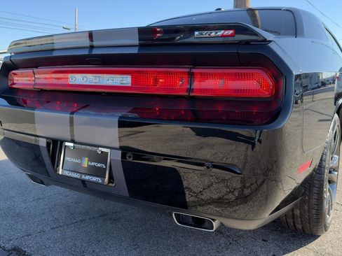 Used 2014 Dodge Challenger SRT8 w/ Harman/Kardon Audio Group image 15