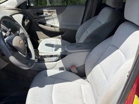 Used 2018 Chevrolet Malibu LT FWD image 18