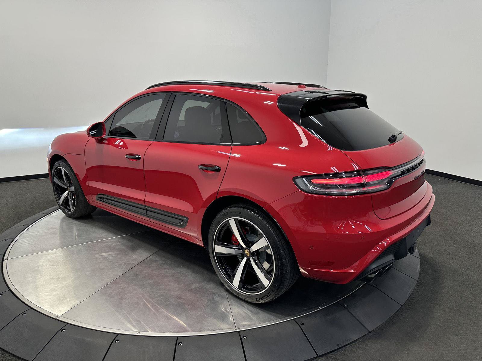 Certified 2023 Porsche Macan GTS AWD/4WD image 3