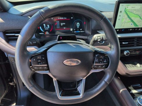 Used 2025 Ford Explorer Platinum w/ LUX Leather Package image 23