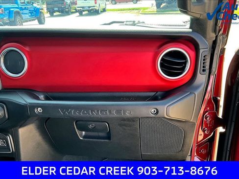 Used 2021 Jeep Wrangler Unlimited Rubicon AWD/4WD image 16