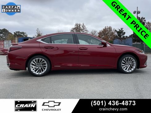 Used 2022 Lexus ES 300h Ultra Luxury image 8