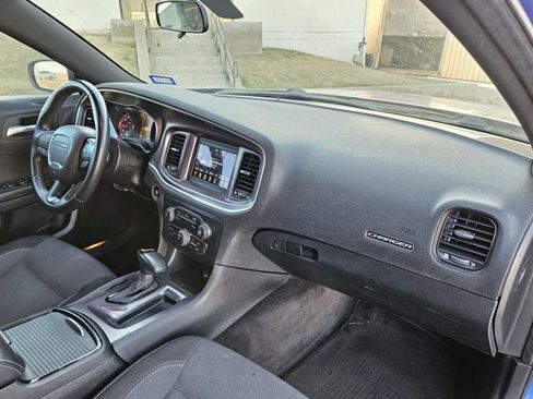 Used 2018 Dodge Charger SXT w/ Blacktop Package image 21