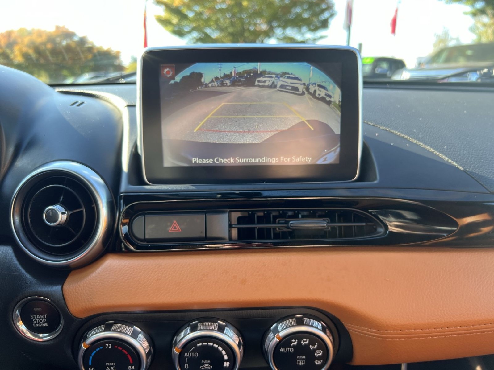 Used 2019 FIAT 124 Spider Lusso w/ Navigation & Sound Group RWD image 18