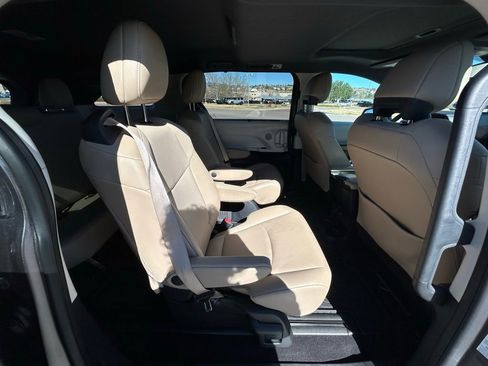 Used 2024 Toyota Sienna XLE w/ XLE Plus Package image 27