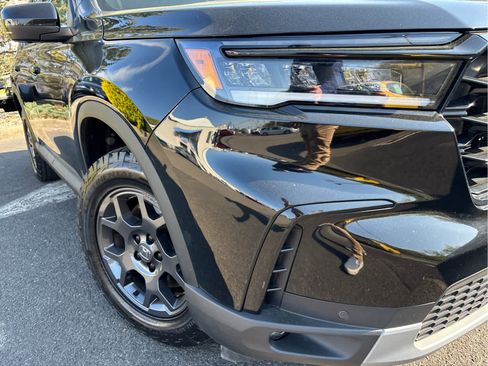 Used 2024 Honda Pilot TrailSport image 23