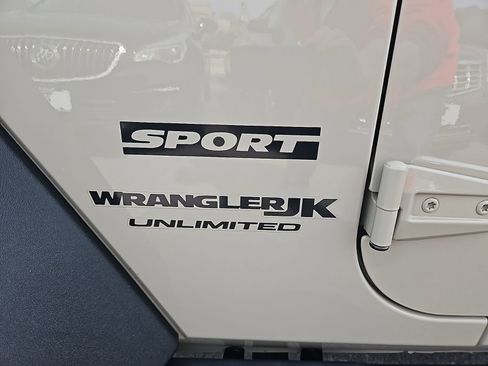 Used 2018 Jeep Wrangler Unlimited Sport S image 13