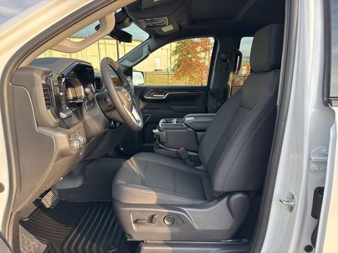 New 2026 GMC Sierra 1500 Elevation image 17