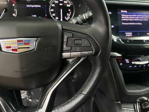 Used 2020 Cadillac XT6 Premium Luxury AWD/4WD image 17