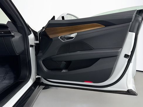 Used 2022 Audi e-tron GT Premium Plus image 23