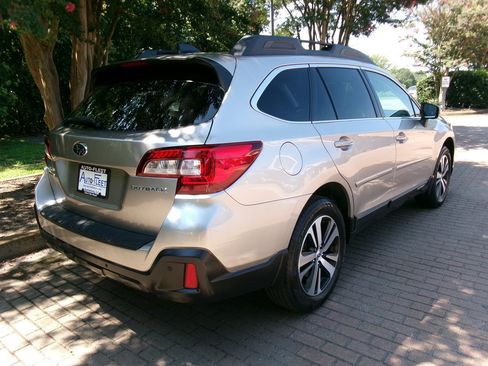 Used 2018 Subaru Outback 2.5i Limited AWD/4WD image 7