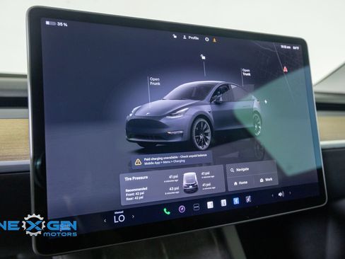 Used 2022 Tesla Model Y Long Range AWD/4WD image 17