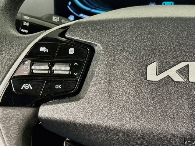 Used 2026 Kia Niro LX FWD image 11