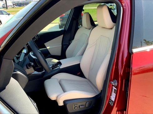 New 2025 BMW X3 xDrive30i w/ Premium Package image 9