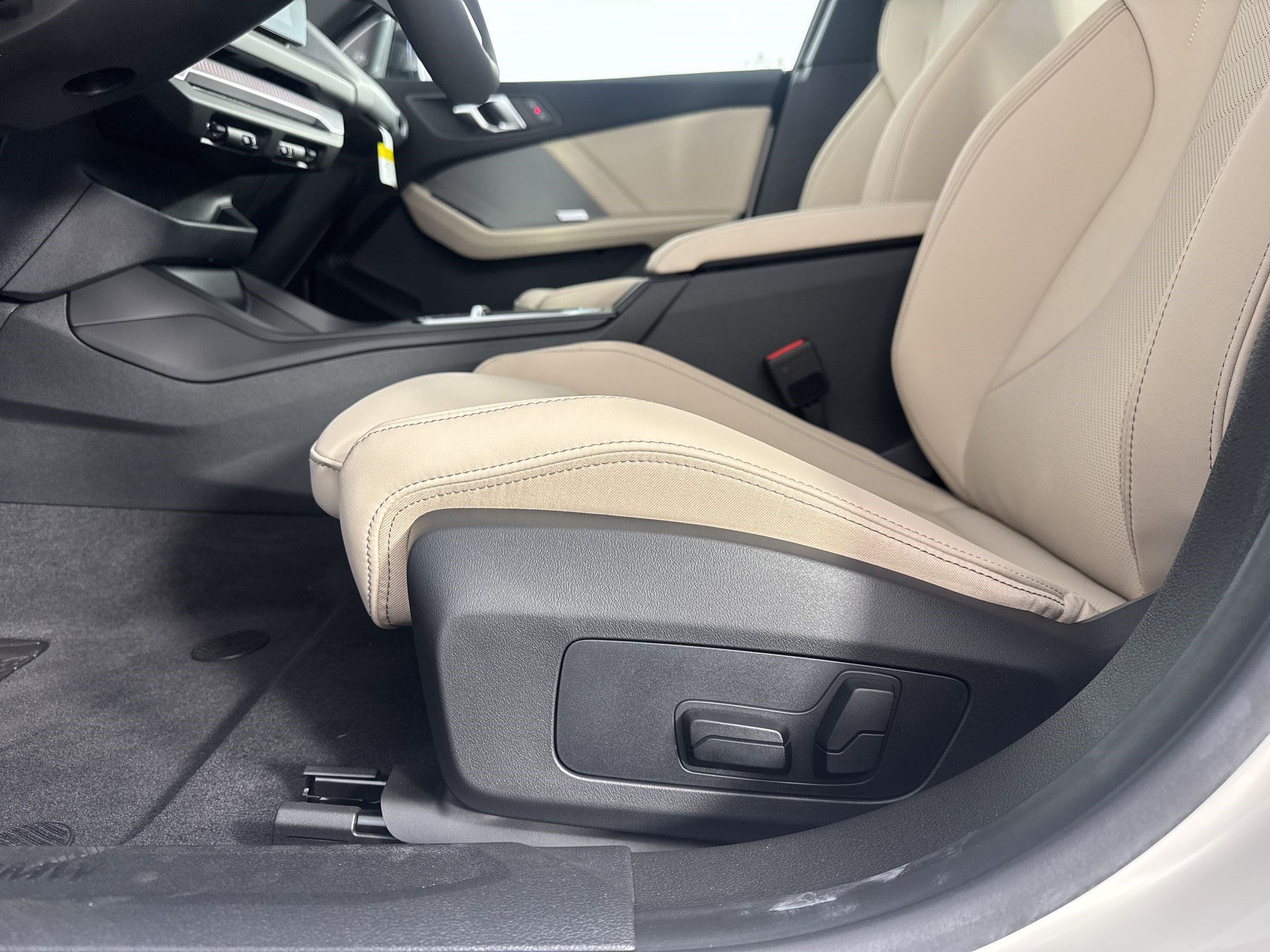 Used 2026 BMW 228i w/ Technology Package FWD image 5