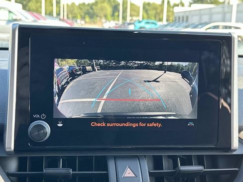 Used 2023 Toyota RAV4 LE AWD/4WD image 38