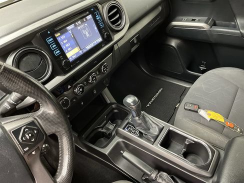 Used 2016 Toyota Tacoma TRD Off-Road w/ Towing Package AWD/4WD image 16