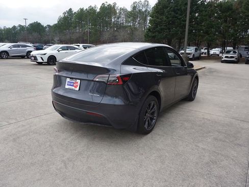 Used 2024 Tesla Model Y Long Range image 25