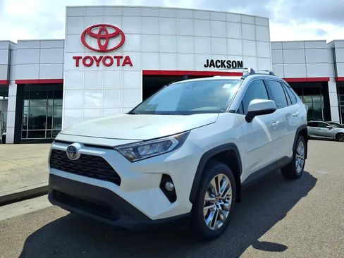 Certified 2021 Toyota RAV4 XLE Premium image 1