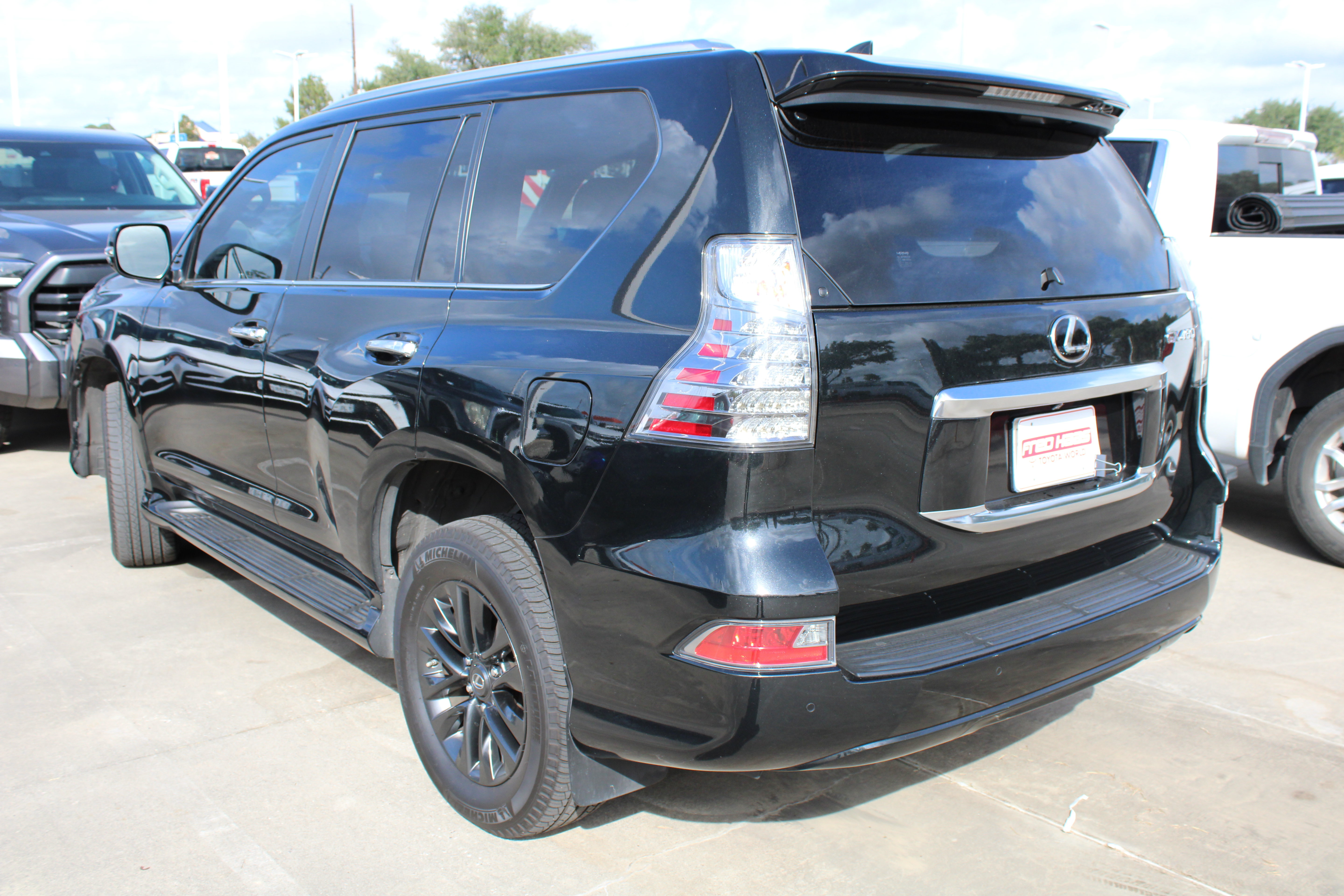 Used 2023 Lexus GX 460 Premium w/ Premium Package AWD/4WD image 5