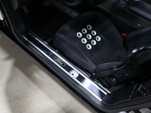 Used 2006 Ford GT RWD image 46