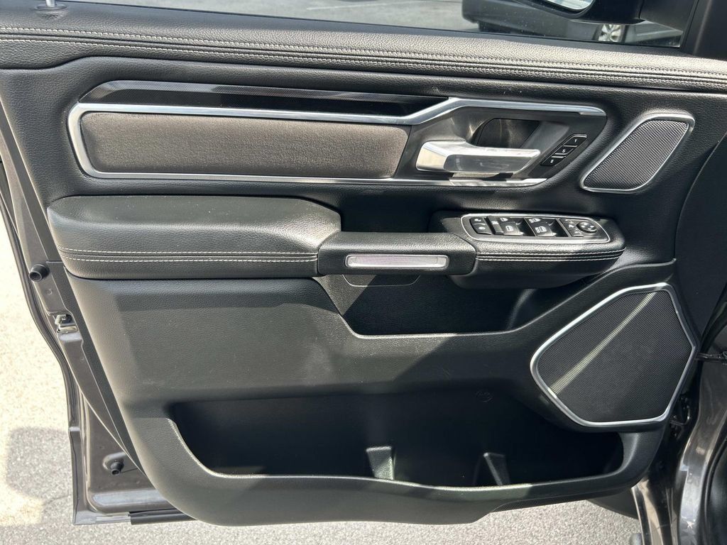 Used 2019 RAM 1500 Laramie AWD/4WD image 34