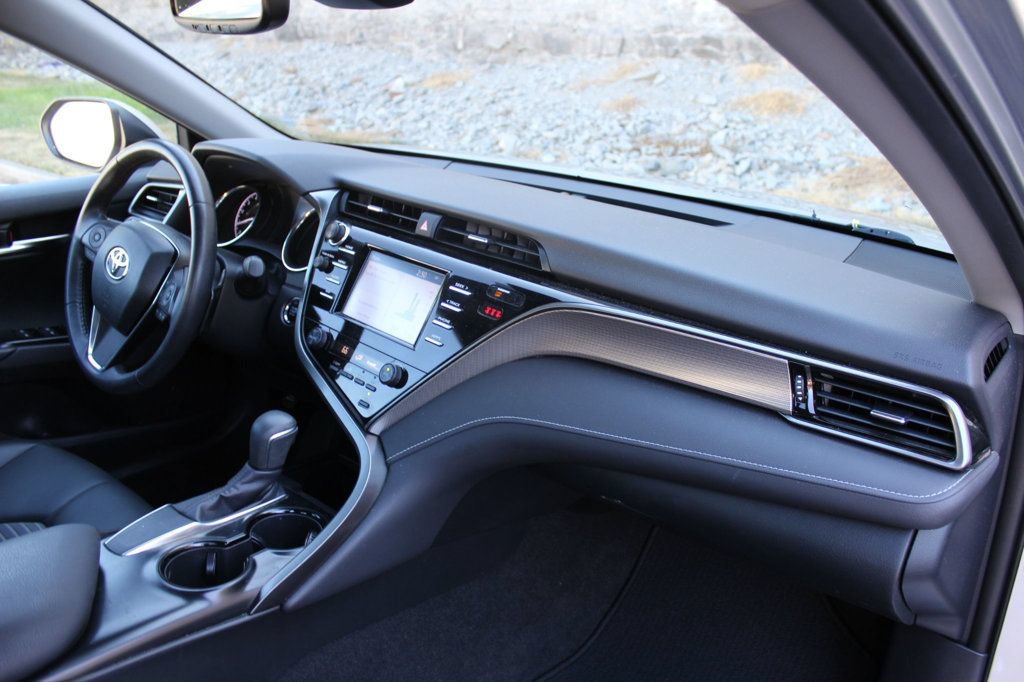 Used 2019 Toyota Camry SE w/ Convenience Package FWD image 19