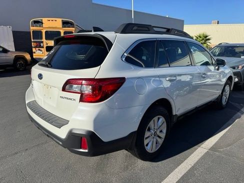 Used 2018 Subaru Outback 2.5i Premium AWD/4WD image 3