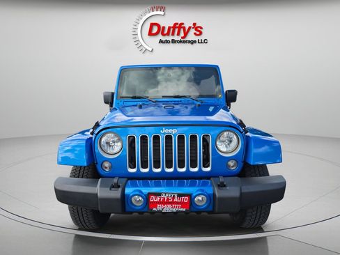 Used 2016 Jeep Wrangler Unlimited Sahara w/ Connectivity Group AWD/4WD image 12