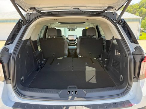 New 2026 Ford Explorer Active w/ Active Comfort Package AWD/4WD image 12