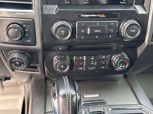 Used 2016 Ford F150 XLT w/ Equipment Group 302A Luxury image 29