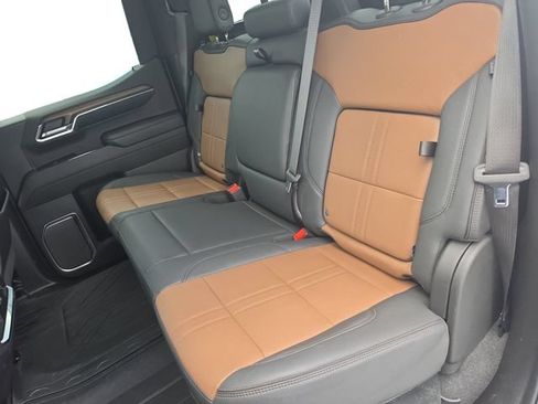 Used 2024 Chevrolet Silverado 1500 High Country w/ High Country Premium Package AWD/4WD image 15