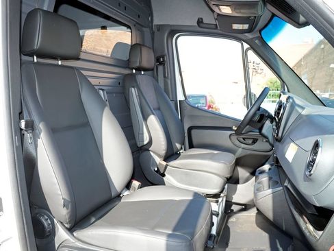 Used 2026 Mercedes-Benz Sprinter 2500 image 22