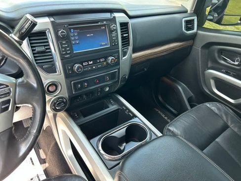 Used 2017 Nissan Titan SL AWD/4WD image 21