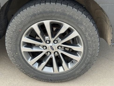 Used 2018 Ford Expedition Max Limited w/ Driver Assistance Package AWD/4WD image 7